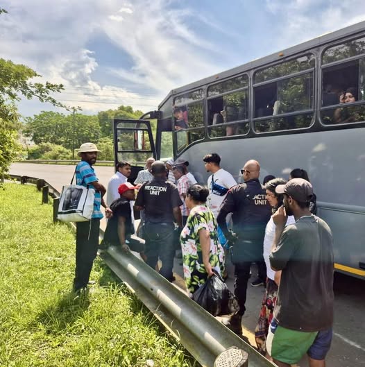 Tear Gas Detonated In Bus: Mountview – KZN https://arrr.co.za/nK0Iu #ArriveAlive #TearGas #PepperSpray